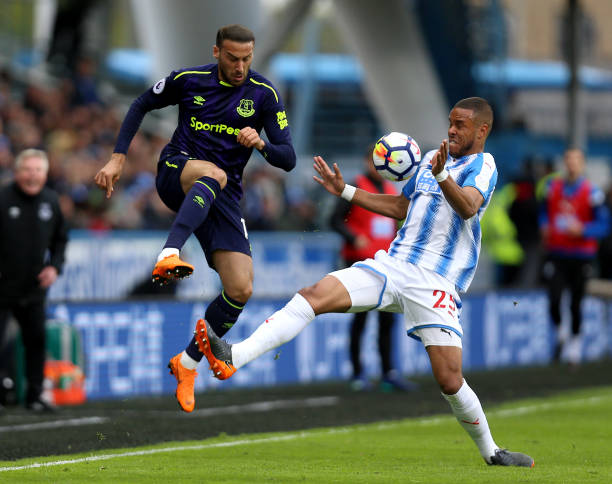 更是对巴斯 更是对巴斯